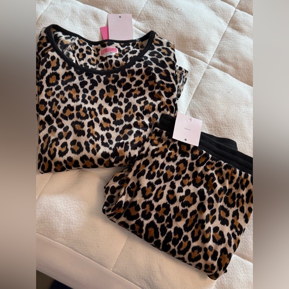 Kate Spade Pajamas - 2 piece set, NWT - Picture 9 of 9